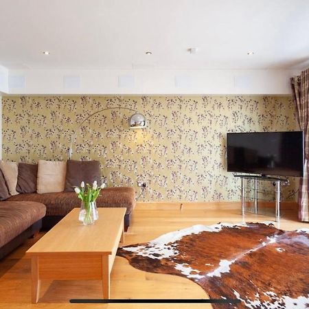 Blue Pool View Apartment Портръш Екстериор снимка