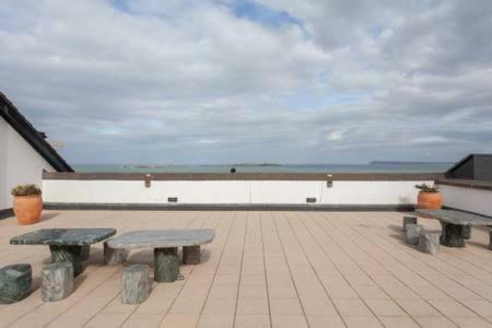 Blue Pool View Apartment Портръш Екстериор снимка